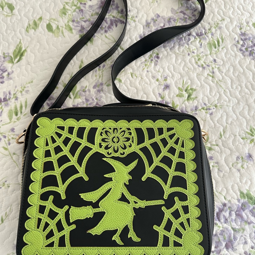 Halloween crossbody bag purse. Backstitch Bruja witch,